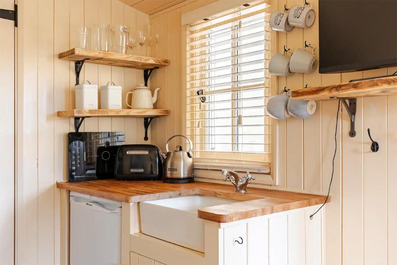 Shepherd'S Hut, Bath Bagian luar foto